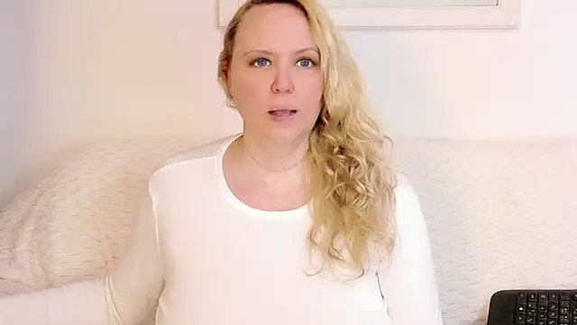 Онлайн чат XXX Sarah4you