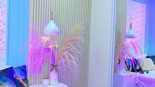 Онлайн чат XXX Hannah-Prada