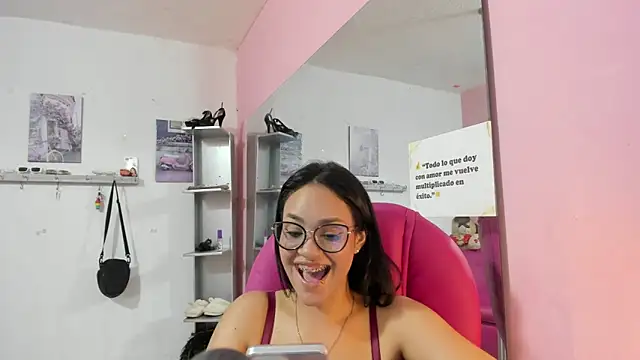 Czat XXX na żywo – CAMILA--REY