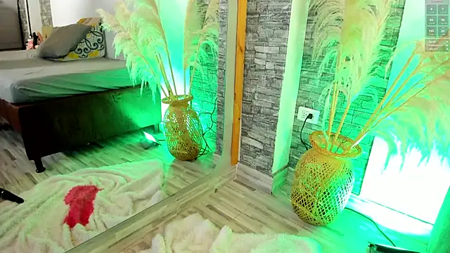 Julieta_333 লাইভ XXX চ্যাট