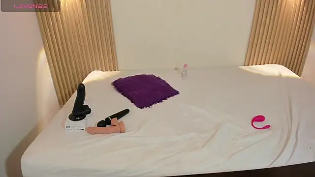 LaylaEmber live XXX chat