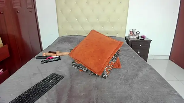 Chat +18 de LUISSA_ ao vivo