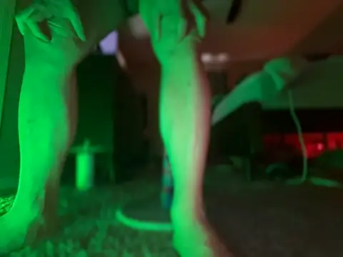 Antnjon: διαδικτυακό σόου στην κάμερα