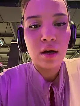 KilianaNoir 即時 XXX 聊天