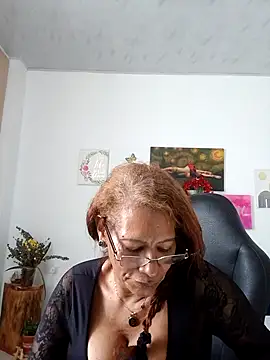 แชท XXX สดของ BustyMilf_