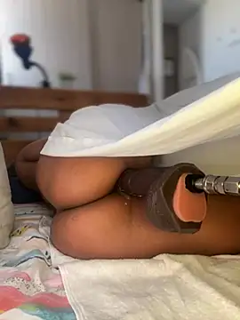 ROUSSH Chat XXX in diretta