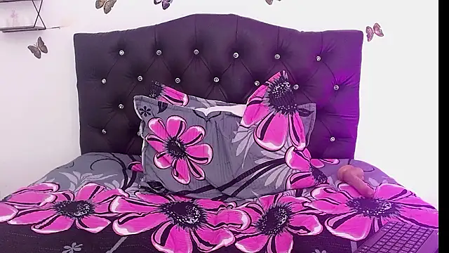 Онлайн чат XXX Coral_Villalobos