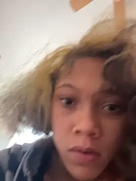 Онлайн чат XXX Tamiii420