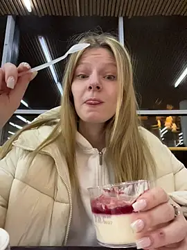 MaryHiggins Chat XXX live