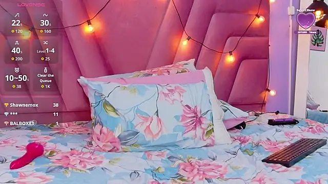 kinkylittlegirll 现场XXX聊天