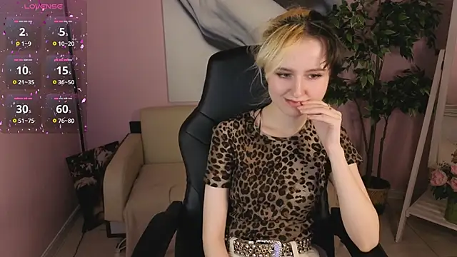 LinaVeritas live XXX chat