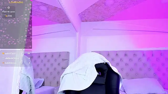 XXX chat uživo modela KarelyMitchel