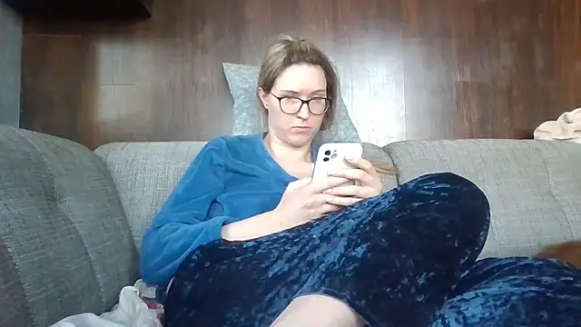 Jugira Live XXX Chat