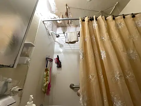 Snowbunnycake_131 Adlı Modelin Canlı XXX Sohbeti