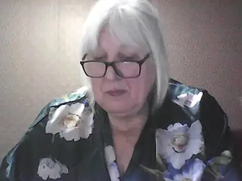 Alexia64231's Webcam Show