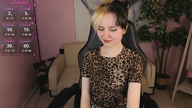 XXX chat uživo modela LinaVeritas