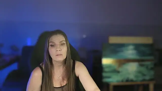 NoNudeElie: онлайн-секс-чат