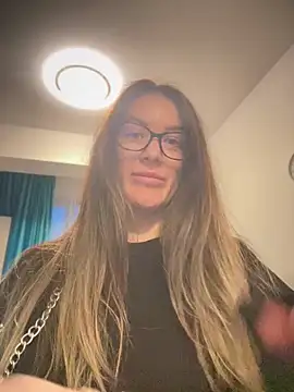 HotXMom_'s Live XXX Chat