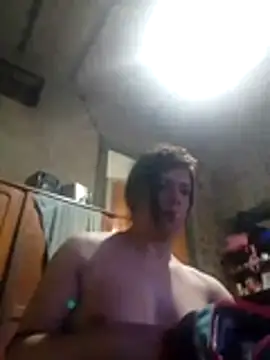 Show modela miaparcel na web-kameri