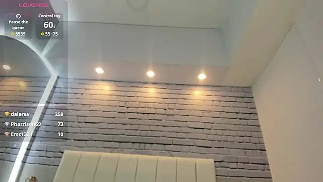 SophieeMooreのライブXXXチャット