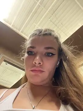 Chatroom XXX en direct de Holy_Tereza