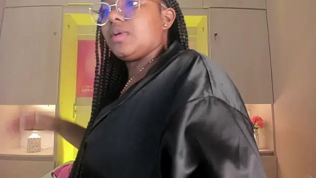 tamaraa_smiith Adlı Modelin Canlı XXX Sohbeti