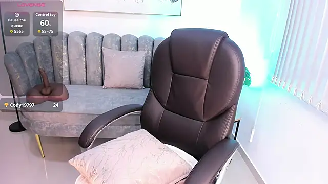 Chat XXX en directo de Shantaall_