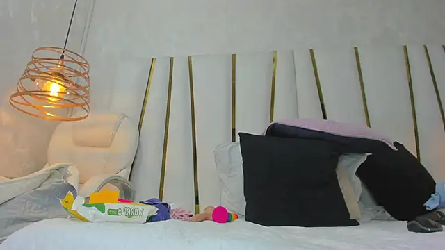 violet_gray_ Adlı Modelin Canlı XXX Sohbeti