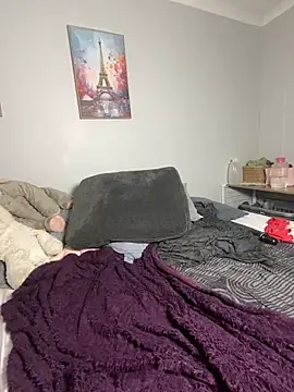 دردشة MissLola27 الجنسية المباشرة