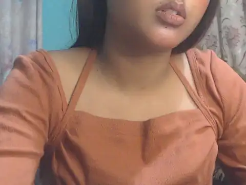 NancyRuvi live XXX chat