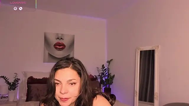 ButterflyMika32 élő XXX-chatje