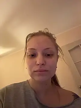 MollyHilton Chat XXX in diretta