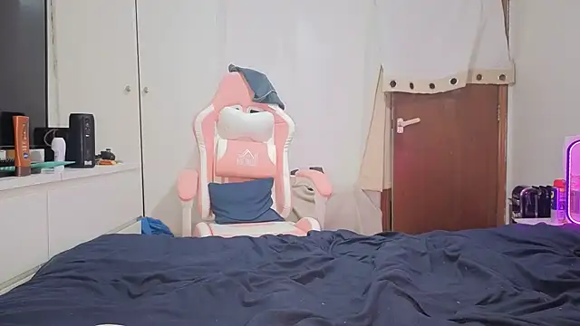 ENGLISHEMILY_69 Chat XXX live