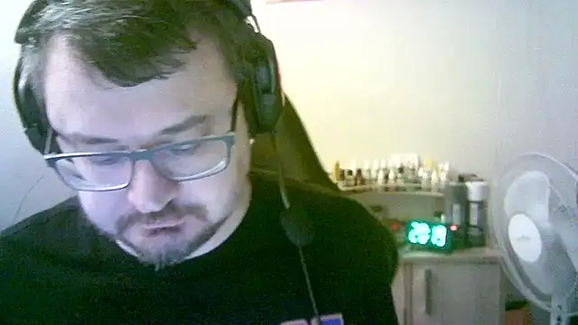 แชท XXX สดของ SirAbuser