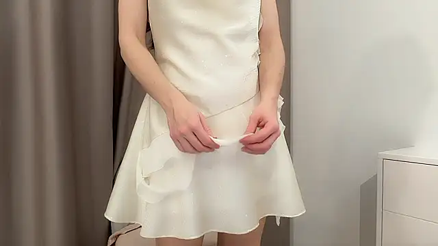 ShySchoolGirlのライブXXXチャット