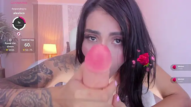 Sarah_Stone_ Chat XXX in diretta