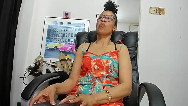 Chat +18 de Aries_Mature ao vivo