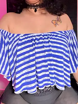 Squirt_Queen_X Live XXX-Chat