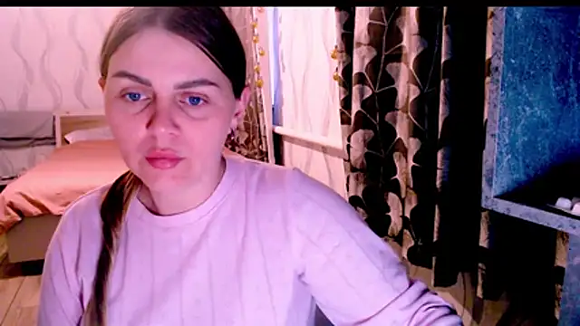 MagicKatarina_: διαδικτυακό σόου στην κάμερα