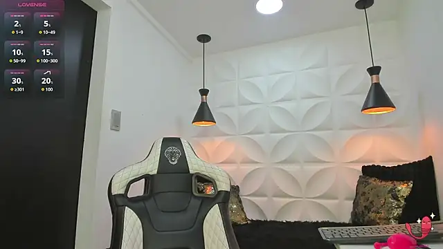 dirtyplayluna_ 现场XXX聊天