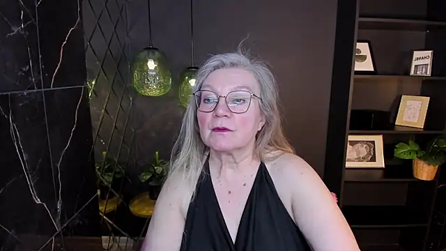 Chat +18 de NataliMellow ao vivo