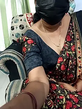 Tinarosy13's Webcam Show