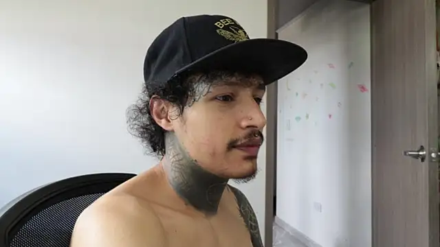 Chat XXX ao vivo de trieone