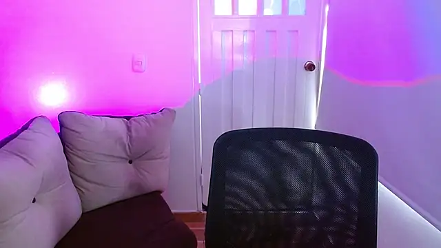 Онлайн чат XXX milfrousse