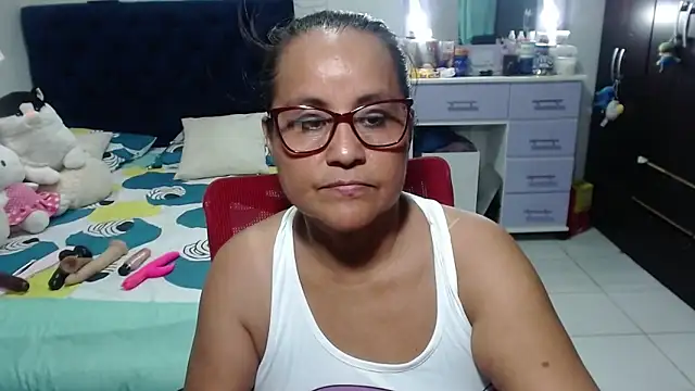 Онлайн чат XXX pervert_mommy_