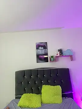 Pertunjukan Kamera Web THALIA_EF