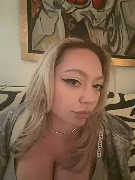 misstitmouseofficial Adlı Modelin Canlı XXX Sohbeti