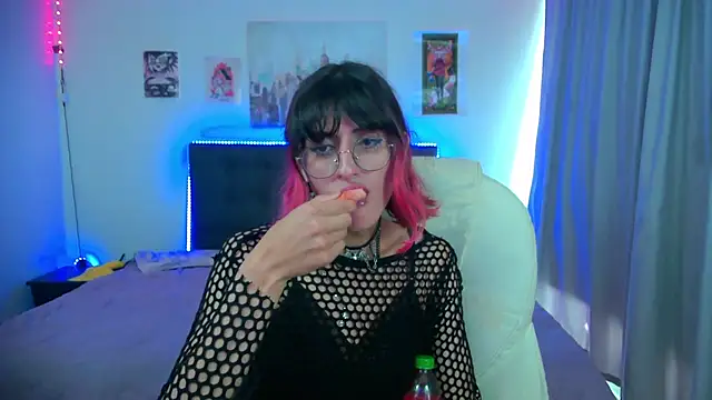 Pokazy przed kamerką – goth_minerva