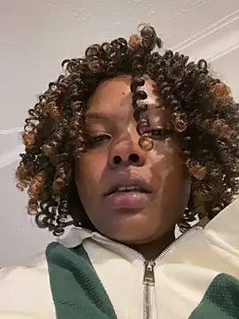 XXX chat uživo modela Dellah27