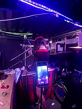 AllucyLuのライブXXXチャット